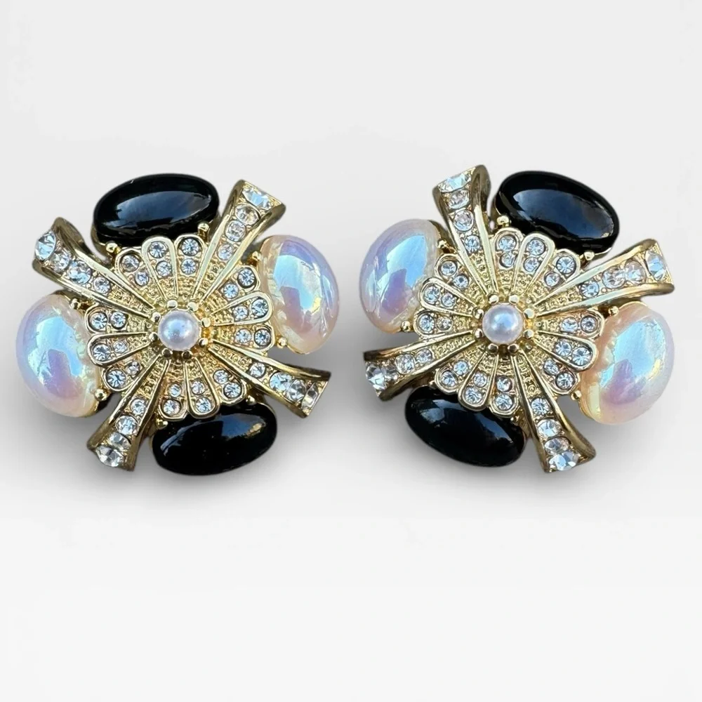 VINTAGE Onyx and Faux Mabe Pearl Cabochon Earrings - Picture 3 of 12